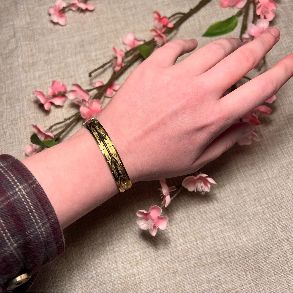 VINTAGE Gold-Tone Etched Link Minimalist Flat Metal Bracelet